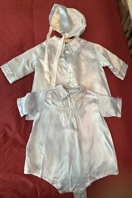 ANTIGUO BAUTIZO INFANTIL SATINADO Y ABRIGO CON ENCAJE BORDADO ♡ HECHO A MANO Foto 1 de 4