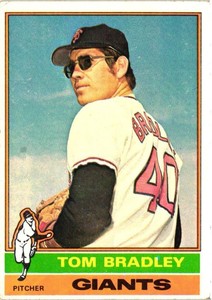 TOM BRADLEY 1976 Topps #644  FREE SHIP 50% OFF SALE  B1003R2S21P7