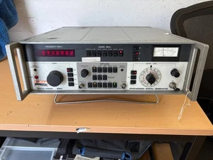Racal-Dana 9084 Synthesized Signal Generator (R4) - Picture 1 of 3