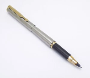 PARKER ARROW STEEL & GOLD TRIM ROLLERBALL PEN - 1982 - Picture 1 of 9