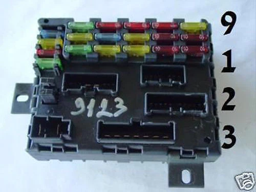 Scatola fusibili Alfa Romeo 156 anno 03 60679160 - Immagine 1 di 1