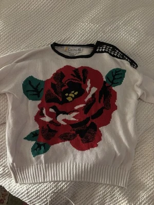 VINTAGE CHAUS RED ROSE SWEATER WOMENS SIZE MEIDUM - Image 1 of 4