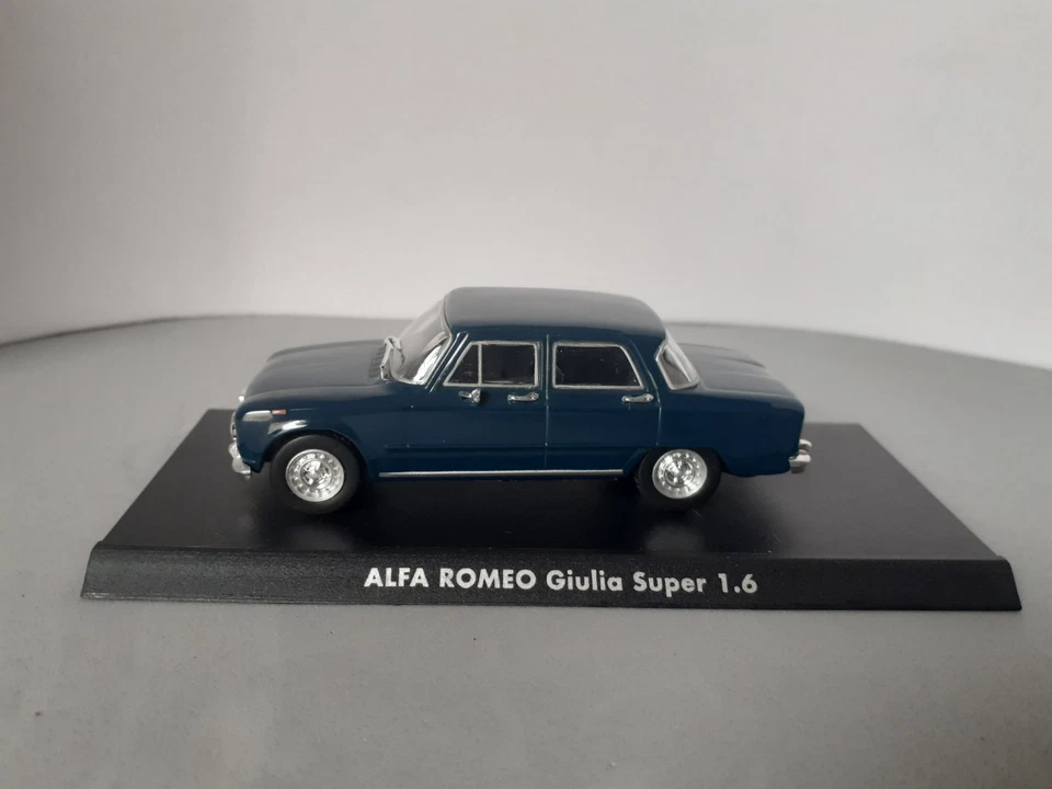 Modellino Alfa Romeo Giulia Super 1.6 scala 1:43 Norev - Immagine 1 di 4