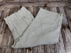 CHEROKEE Girl's 16 Capri Pants White Gray Silver Sparkle Stripe Seersucker - Picture 1 of 7