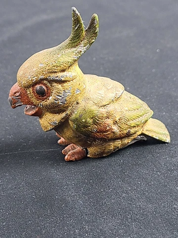 ANTIQUE PAINTED METAL FIGURAL NOVELTY PARROT COCKATOO TAPE MEASURE ~ GERMANY Cover