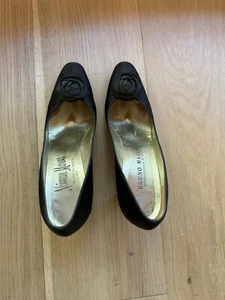 Bruno Magli Women's Classic Pumps 7 1/2 AAA Black Satin Rosette Leather Vintage - Picture 1 of 9