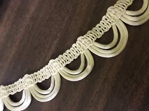 BEAUTIFUL ORNATE SILK SATIN SCALLOPED EDGED RIBBON TRIM CREAM COLOR - Picture 1 of 1