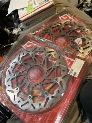 New Braking Front Brake Rotors WK041 Left And Right Honda RC51 VTR - Image 1 of 4
