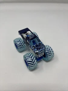 Spin Master Monster Jam Fire & Ice Northern Nightmare Truck 1:64 - Bild 1 von 8
