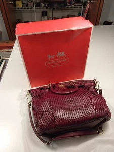 NUEVO Cartera Grande Coach Sophia Cuero Reunido Vino Borgoña #18643 - Imagen 1 de 8