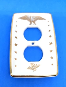 Vintage TOWNE weiß mit Goldadler, Sterne, Porzellan Doppel Steckdosenabdeckung - Bild 1 von 8