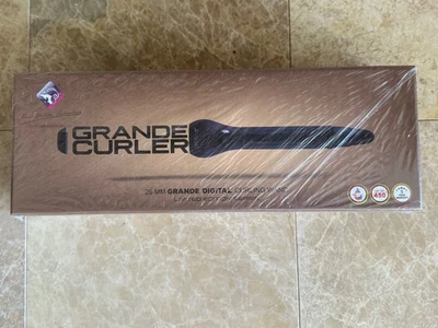 Royale Grande Curling Wand 25 MMLimited Edition Series 🩷 NEW, Sealed - Image 1 of 3
