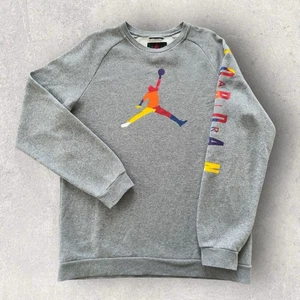 Nike Air Jordan Sweatshirt Herren Größe Large grau Rundhalsausschnitt Grafikdruck Arm Logo - Bild 1 von 8
