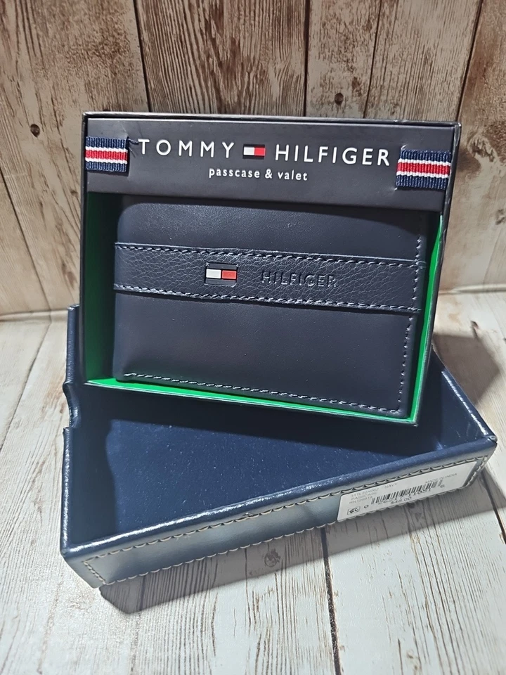 Tommy Hilfiger Leather Passcase Credit Card Billfold Men Wallet Ranger Navy