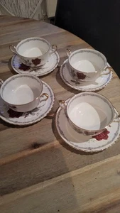 Royal Stafford Bone China Roses To Remember 4er Set Suppentassen und Untertassen selten - Bild 1 von 15
