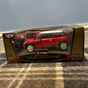 Burago 1/18 Scale Mini Cooper 2000 Diecast model - Picture 1 of 10