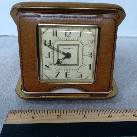 VIntage New Haven, USA travel clock Art Deco Style NOT WORKING Broken Mainspring Cover