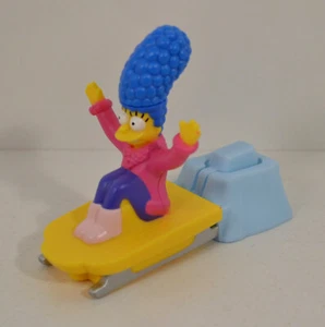 RARE 2012 Sledding Marge Simpson 4.5" Burger King EUROPE Action Figure Simpsons - Picture 1 of 6