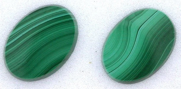 UNA piedra preciosa cabujón de malaquita natural ovalada plana 18x13 18 mm x 13 mm africana 6532 Foto 1 de 1