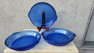 3-pc Cobalt Blue Pyrex Pie Plates 9 1/2in diameter - Picture 1 of 4