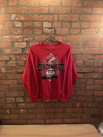 Vintage '90 Cincinatti Reds graphic print sweatshirt medium Cover