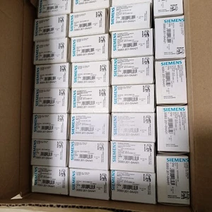 LOTTO 10 pezzi Siemens 3SB3 201-0AA41 pulsante verde, 22 mm, NUOVO (SET 10 pezzi) - Foto 1 di 3