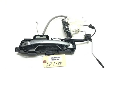 Manija de la puerta delantera del conductor izquierdo Mercedes-Benz CLS550 2012-2018 con cerradura OEM. Foto 1 de 4