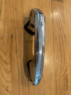 Manija exterior puerta trasera derecha Toyota RAV4 2013-2018 FABRICANTE DE EQUIPOS ORIGINALES Foto 1 de 4