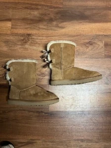 UGG Bailey Bow II Mid Calf Chestnut Women’s Boots USA Size 7 1016225 - Picture 1 of 8