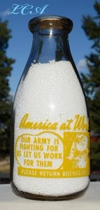 Quart WW2 WAR SLOGAN rotondo piro bottiglia LATTE ESERCITO STA COMBATTENDO PER U Mullan IDAHO - Foto 1 di 6