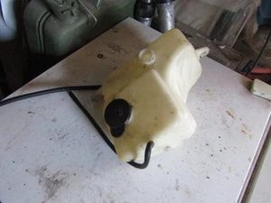 yamaha rd 350 ypvs oil tank and cap - Picture 1 of 3