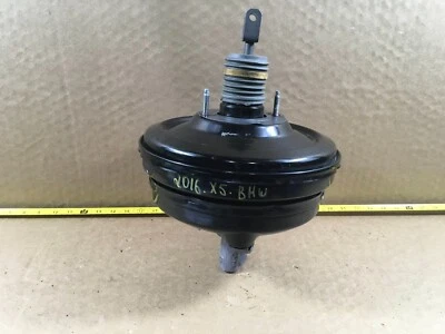 BMW X5 F15 2014-2018 cilindro maestro de refuerzo de freno eléctrico con tanque de depósito OEM. Foto 1 de 4