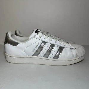 Talla 9 - Zapatillas Adidas Superstar para mujer blancas plateadas metálicas con cordones - Imagen 1 de 7