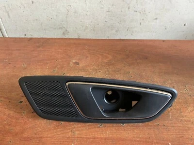 SEAT LEON MK3 5F FR DRIVER SIDE REAR INTERIOR DOOR HANDLE & SPEAKER 5F4839114B - Image 1 of 2
