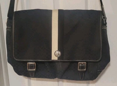 COACH SIGNATURE VOYAGER BLACK CROSS BODY MESSENGER BAG AUTHENTIC - Image 1 of 4