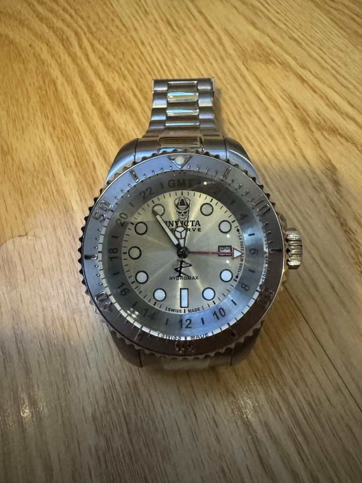 Invicta男士手表Reserve Hydromax型号16958需要新电池 — 第 1/4 张图片