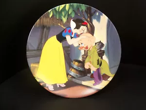 Knowles Walt Disney SNOW WHITE SEVEN DWARFS "A Kiss For Dopey" Collector's Plate - Picture 1 of 9