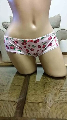 复古粉色时髦比基尼内裤樱桃印花,大号,柔软有趣 — 第 1/4 张图片