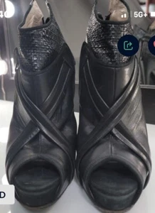 Vera Cuoio black heels size 8 Peep Toe - Picture 1 of 6