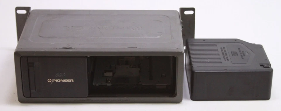 Pioneer 12-Disc Auto CD Player/Changer CDX-FM1235S Untested Parts - Image 1 of 3