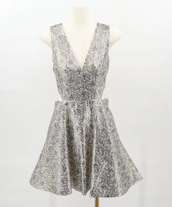 Alice & Oliva Women's Varita Metallic Jacquard Side Cut Out Fit And Flare Sz 0 - Picture 1 of 12