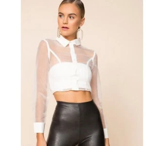 Superdown Helena Button Up Crop Top Shirt White Sheer Long Sleeve Sz XS - Picture 1 of 10
