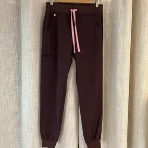 Figs Zamora Jogger Pants Womens Small Burgundy Scrubs Comfort Medical Stretch - Picture 1 of 11