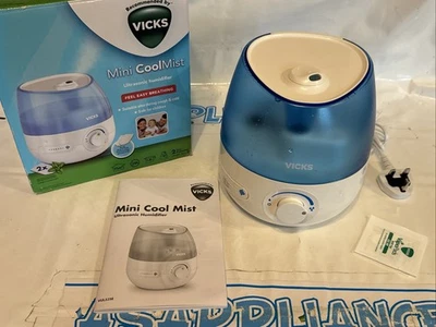 Vicks Mini CoolMist Ultrasonic Humidifier (Great condition) - Image 1 of 4