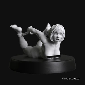 Sisters of Battle Hogtied Slave Girl - Miniatura de resina a escala de 28 mm de Manufaktura - Imagen 1 de 6