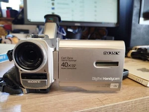 Caméscope - mini dv MINI DV Sony DCR-TRV8E- 100% fonctionnel - Photo 1/8