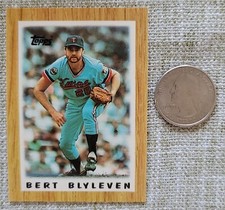 1987 Topps Baseball Major League Leaders Mini #61 Bert Blyleven Minnesota Twins 