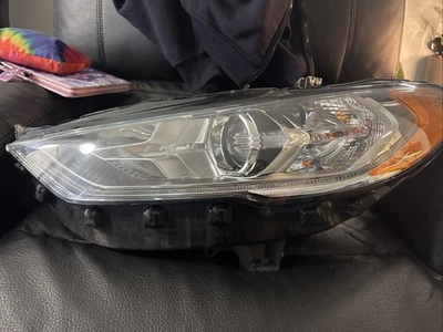 Farol de halogênio lateral para motorista Ford Fusion Se 2017-2020 - Imagem 1 de 4