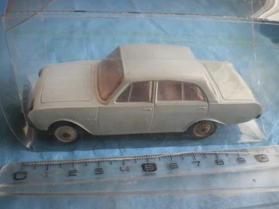 Ford Taunus 17M P3 4 portes 1960 blanc 1/43 Norev 43 plastique old plastic TBE - Photo 1/4