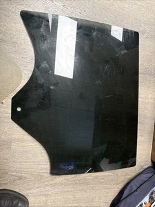 2018 GM ACADIA DRIVER REAR GLASS OEM  - Bild 1 von 4